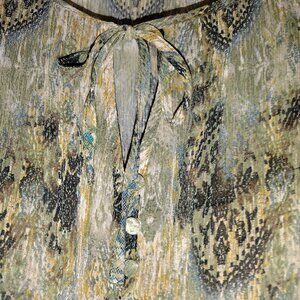 LIZ CLAIBORNE SHEER TOP NWOT